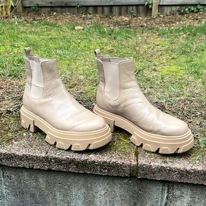 Sam Edelman Lug sole boot